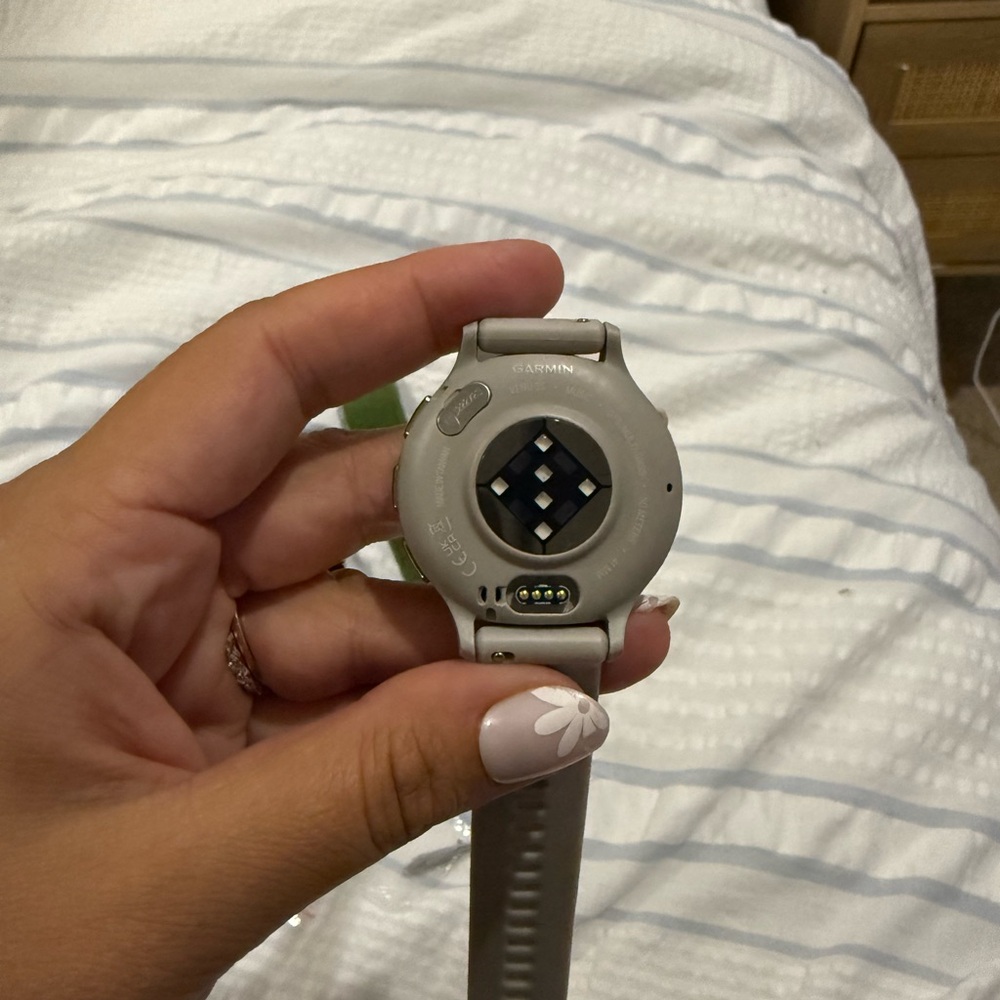 garmin venu 3S 41MM - Picture 3 of 4